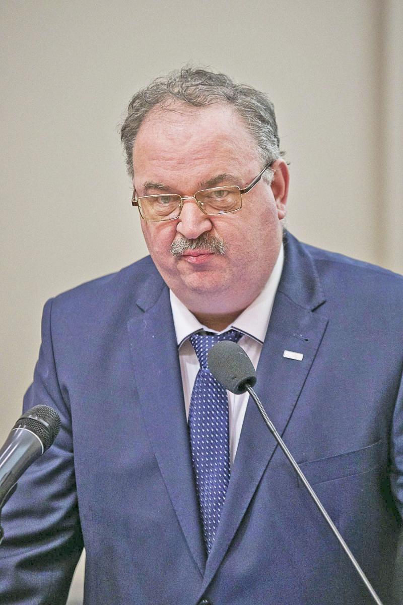 – Zmiana w budżecie województwa oraz zabezpieczenie mieniem szpitala kredytu, który chcemy zaciągnąć między innymi dla przemyskiej placówki, to bardzo ważna decyzja. W przypadku szpitala na Monte Cassino to kwota 93 milionów złotych – powiedział wicemarszałek województwa podkarpackiego Piotr Pilch. 
