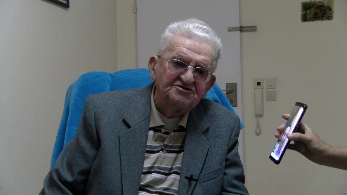 95-letni Manes Bogen – jeden z ostatnich przemyskich Żydów.<br/>fot.kadr z wywiadu Tomasza Machaja