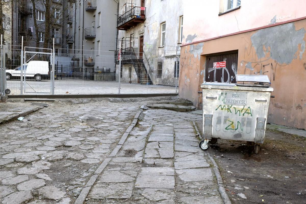 Pojemnik, do którego nie ma dojazdu.<br/>fot.Jacek Szwic