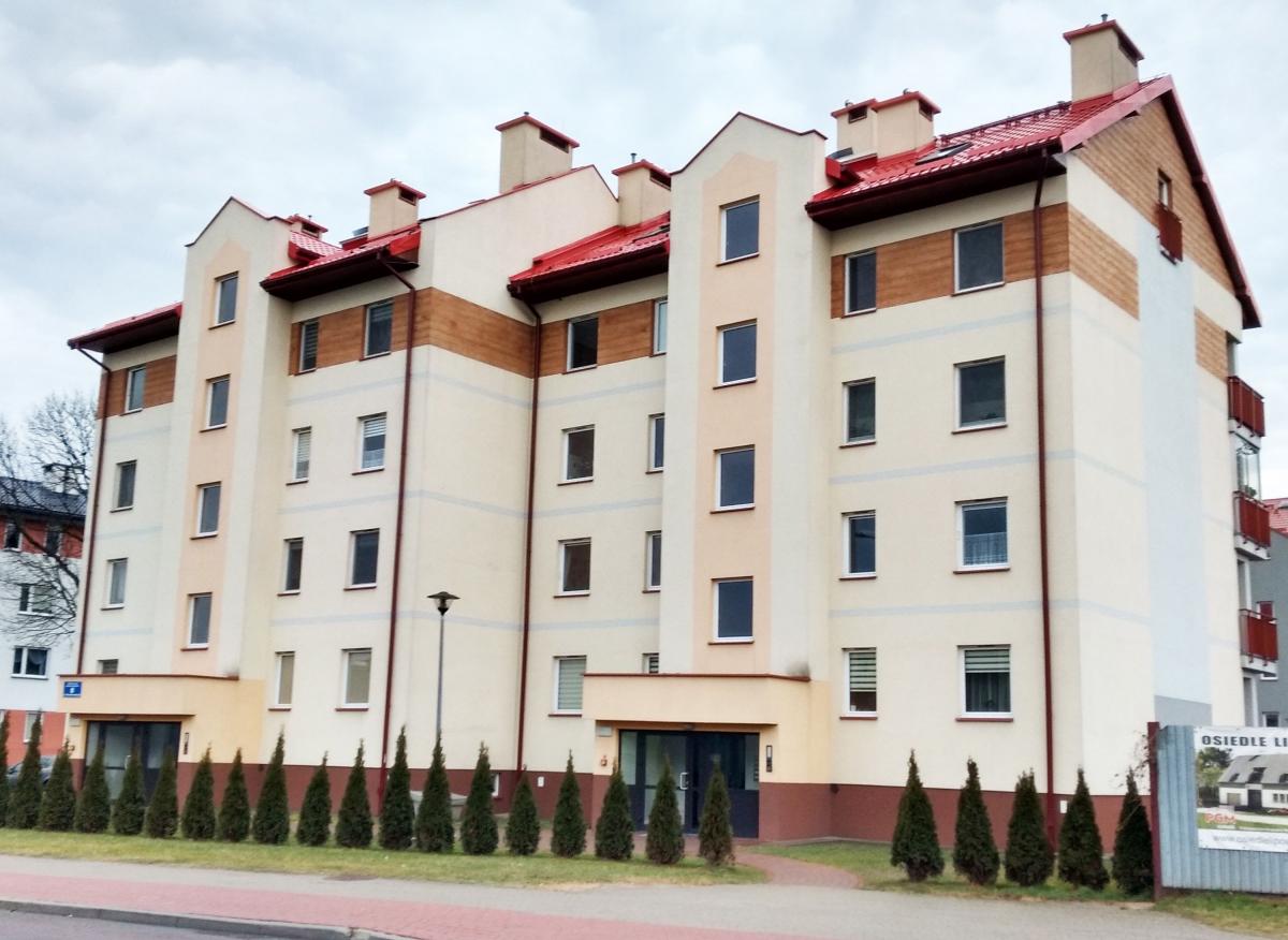 W bloku przy ul. Brudzewskiego 8 w Przemyślu – według aktu notarialnego – są cztery lokale użytkowe, które nie mogą być wynajmowane jako mieszkalne. Nikt z właścicieli nie zwrócił się do Urzędu Miejskiego w Przemyślu o zmianę przeznaczenia. A mimo to – zdaniem pozostałych lokatorów – w lokalach tych