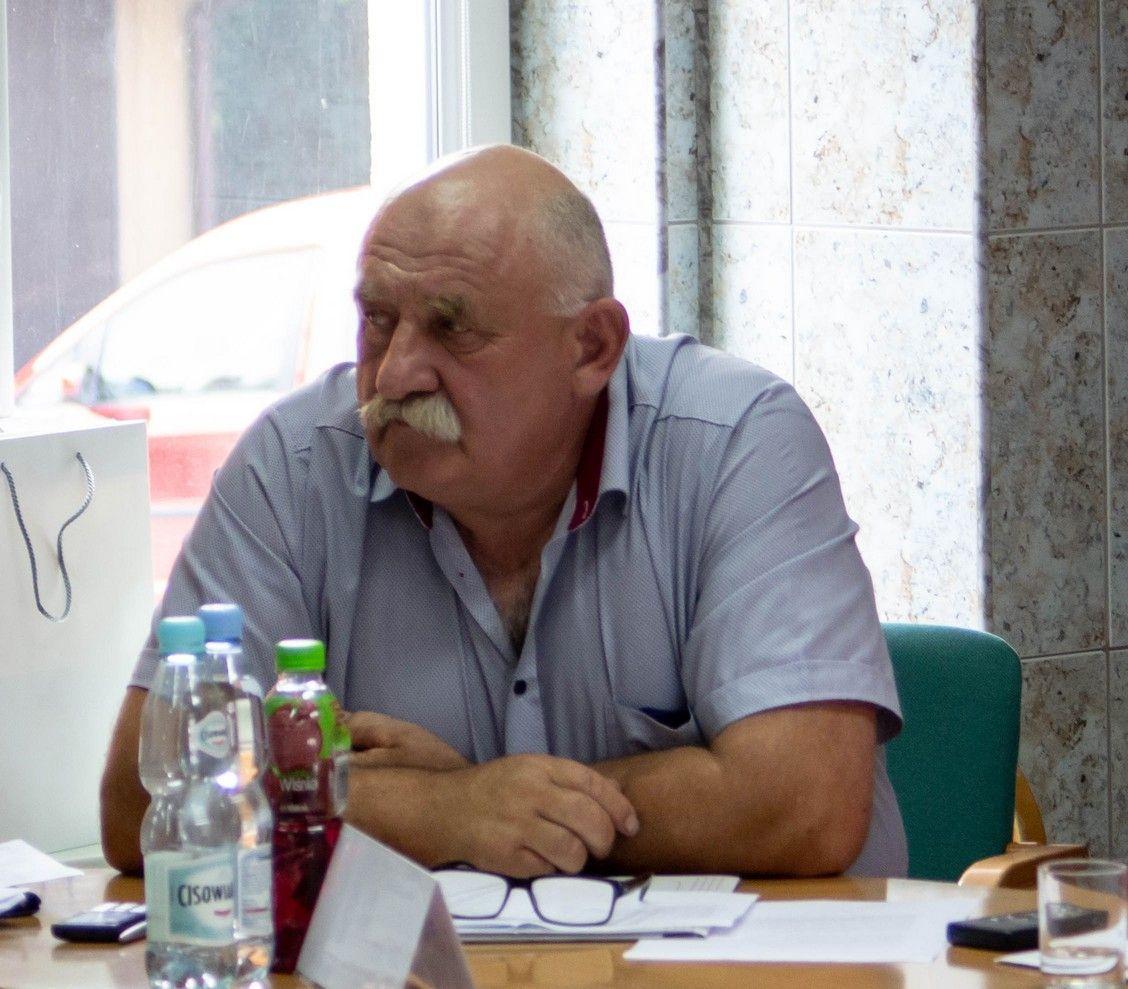 T. Grendus jak zwykle żywiołowo krytykował poczynania wójta.<br/>fot.Bartłomiej Pacek