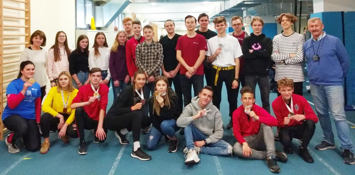 Młodzi przemyscy lekkoatleci zdobyli w Mielcu 9 medali.<br/>fot.ze zbiorów własnych