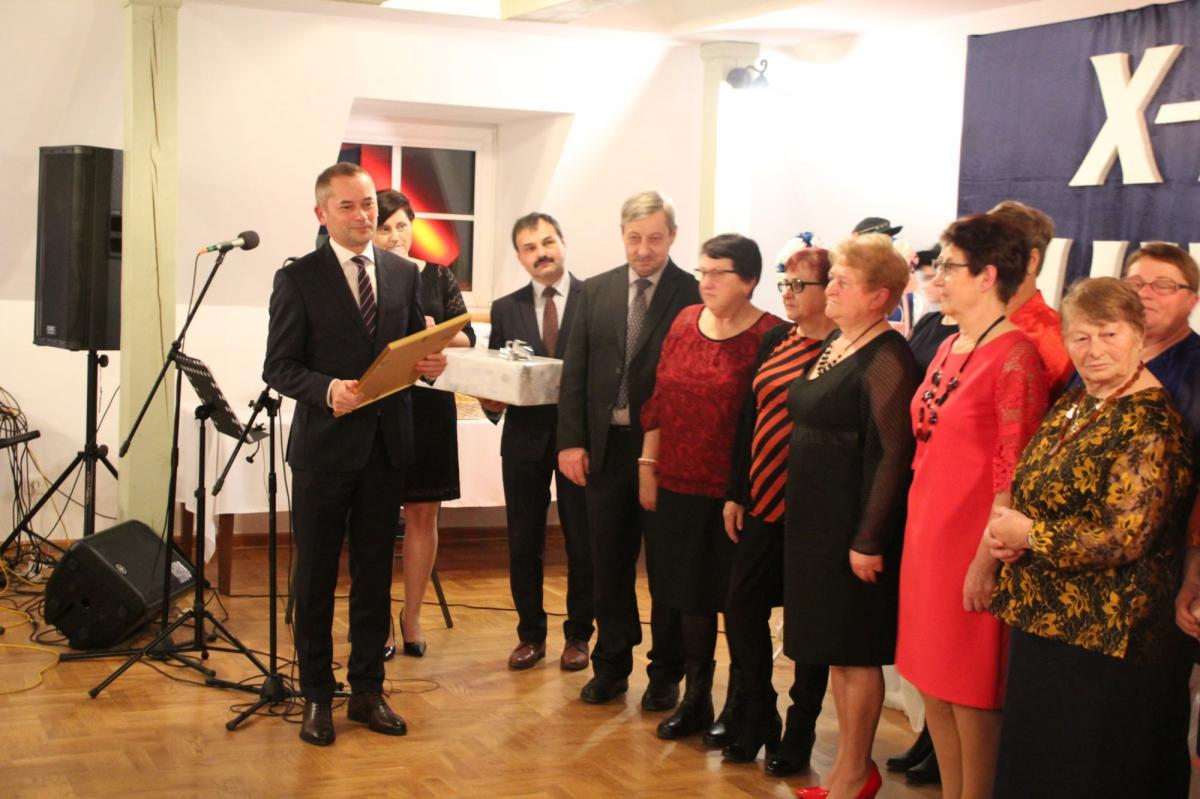 Jubileusz 10-lecia obchodziły kluby seniora z: Młodowa, Krowicy Samej oraz Załuża.<br/>fot.www.lubaczow.powiat.pl