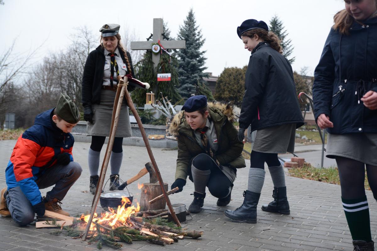 Przeworskie uroczystości upamiętniające rocznicę wybuchu powstania styczniowego w sposób wyjątkowy prowadzili harcerze. <br/>fot.UM Przeworsk