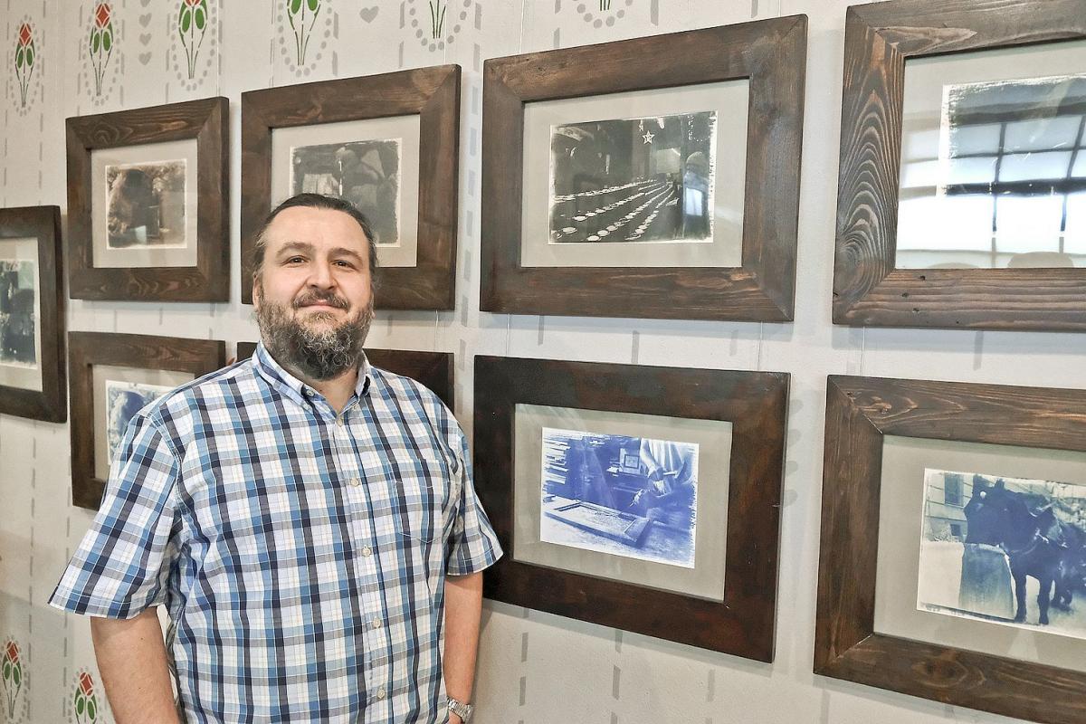 – Chciałem oddać hołd ludziom, których fotografowałem w miejscu ich pracy – mówi Paweł Żemełko.<br/>fot.Jacek Szwic