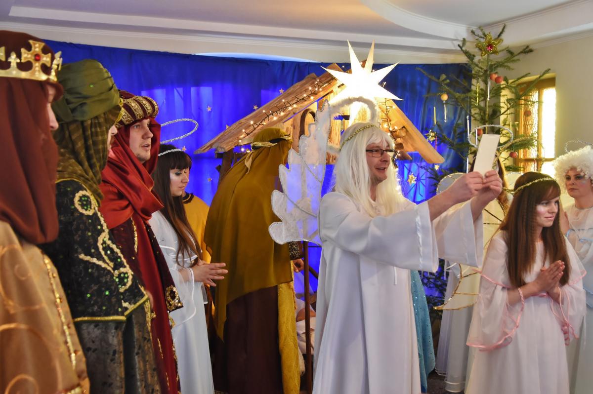 Jasełka w wykonaniu grupy teatralnej Warsztatów Terapii Zajęciowej w Korytnikach.<br/>fot.Paweł Bugira