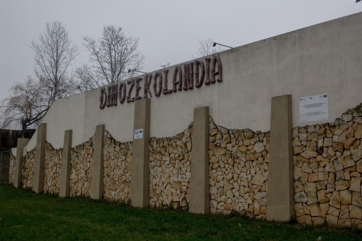Dinozaurów w kompleksie już nie ma, pozostała ciekawie zaaranżowana przestrzeń z potencjałem.<br/>fot.Bartłomiej Pacek