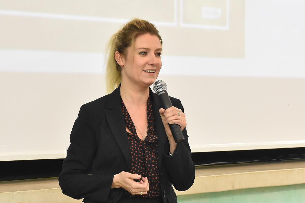 Magdalena Wolińska-Riedi prezentowała swoją książkę Kobieta w Watykanie. Jak żyje się w najmniejszym państwie świata w auli Wyższego Seminarium Duchownego w Przemyślu. Organizatorem było biuro podróży Matteo Travel. <br/>fot.Paweł Bugira