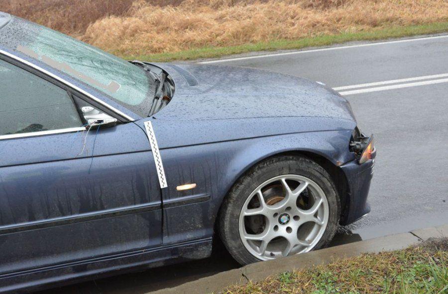 Przyczyny i okoliczności wypadku z udziałem pieszego wyjaśniają policjanci z Komisariatu Policji w Pruchniku. Wstępne ustalenia wskazują na to, że 91-latek wtargnął na jezdnię, prosto pod koła bmw.

<br/>fot.KPP Jarosław