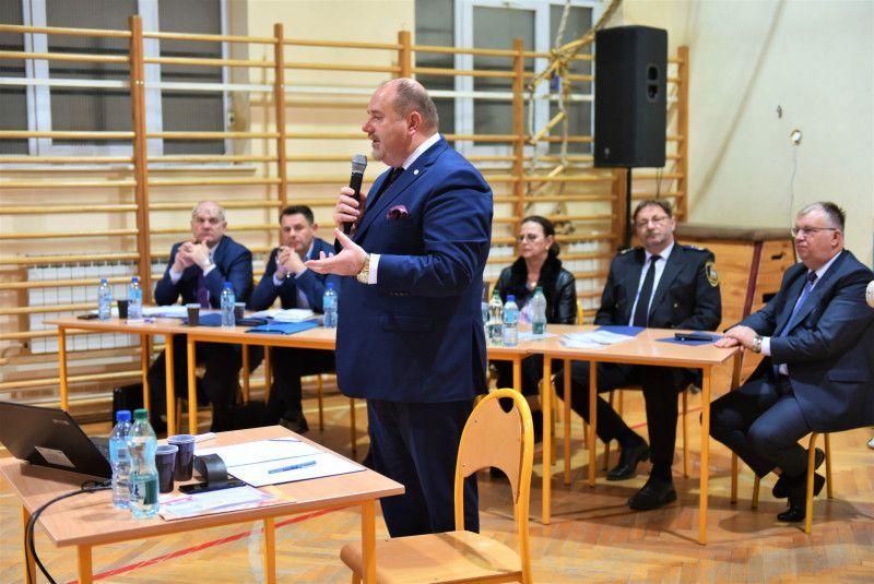 Na każdym ze spotkań burmistrzowi towarzyszyli pracownicy urzędu miasta, przedstawiciele instytucji, a także radni.<br/>fot.UM Jarosław
