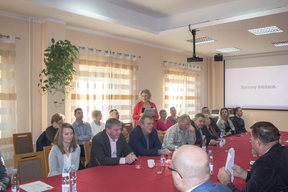 Protestujący przeciwko PSZOK podali argumenty, którymi posługiwali się wcześniej: obawiają się uciążliwości instalacji, niepokoi ich jej bliska odległość od ujęcia wody.<br/>fot.Bartłomiej Pacek