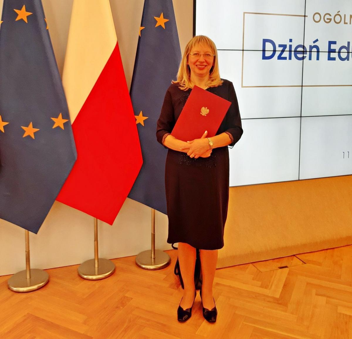 – Zawsze chciałam być nauczycielem. To piękny zawód, choć bardzo trudny – twierdzi profesor oświaty Elżbieta Dybek.<br/>fot.ze zbiorów własnych
