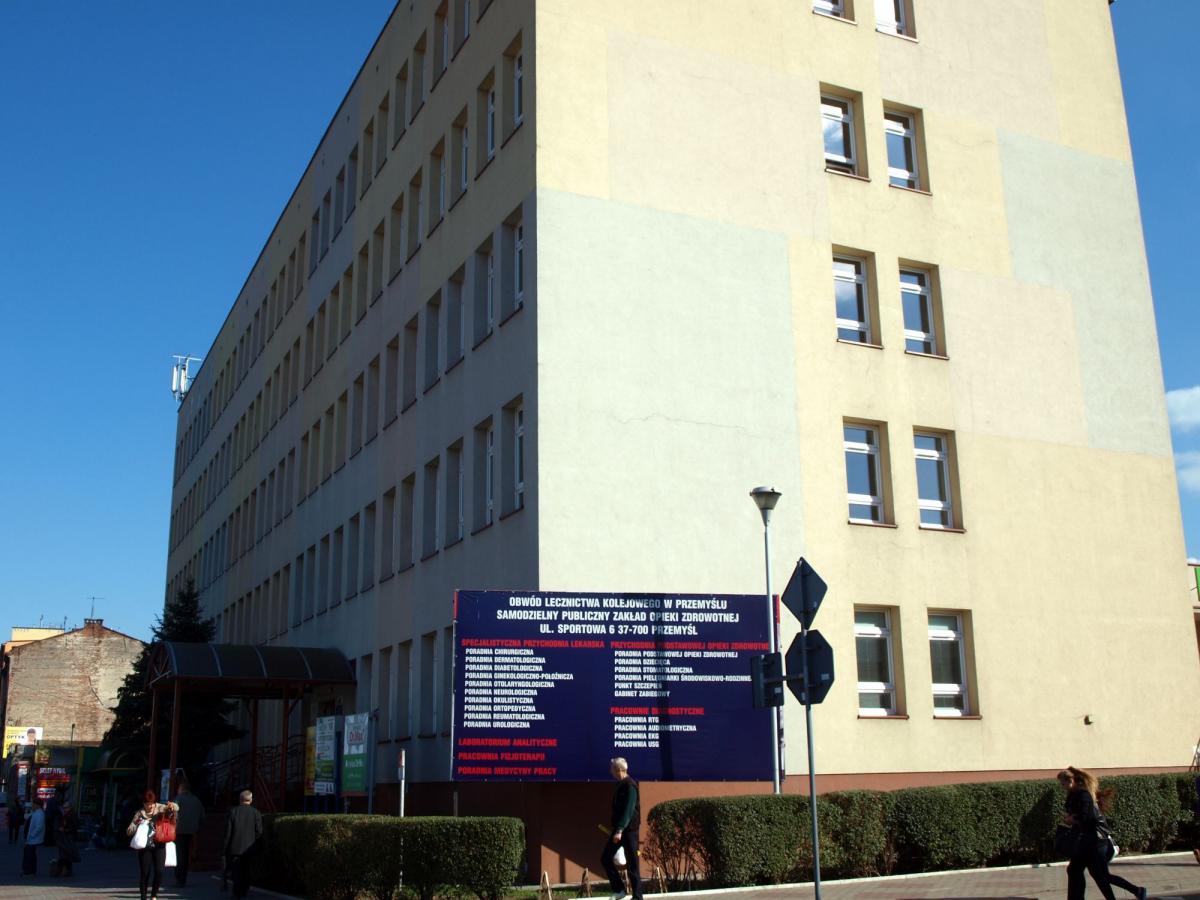 Osoba z rejestracji w byłej przychodni kolejowej przy ul. Sportowej 6 w Przemyślu była tylko na zastępstwie, więc samodzielnie niczego nie mogła zrobić.<br/>fot.Mariusz Godos