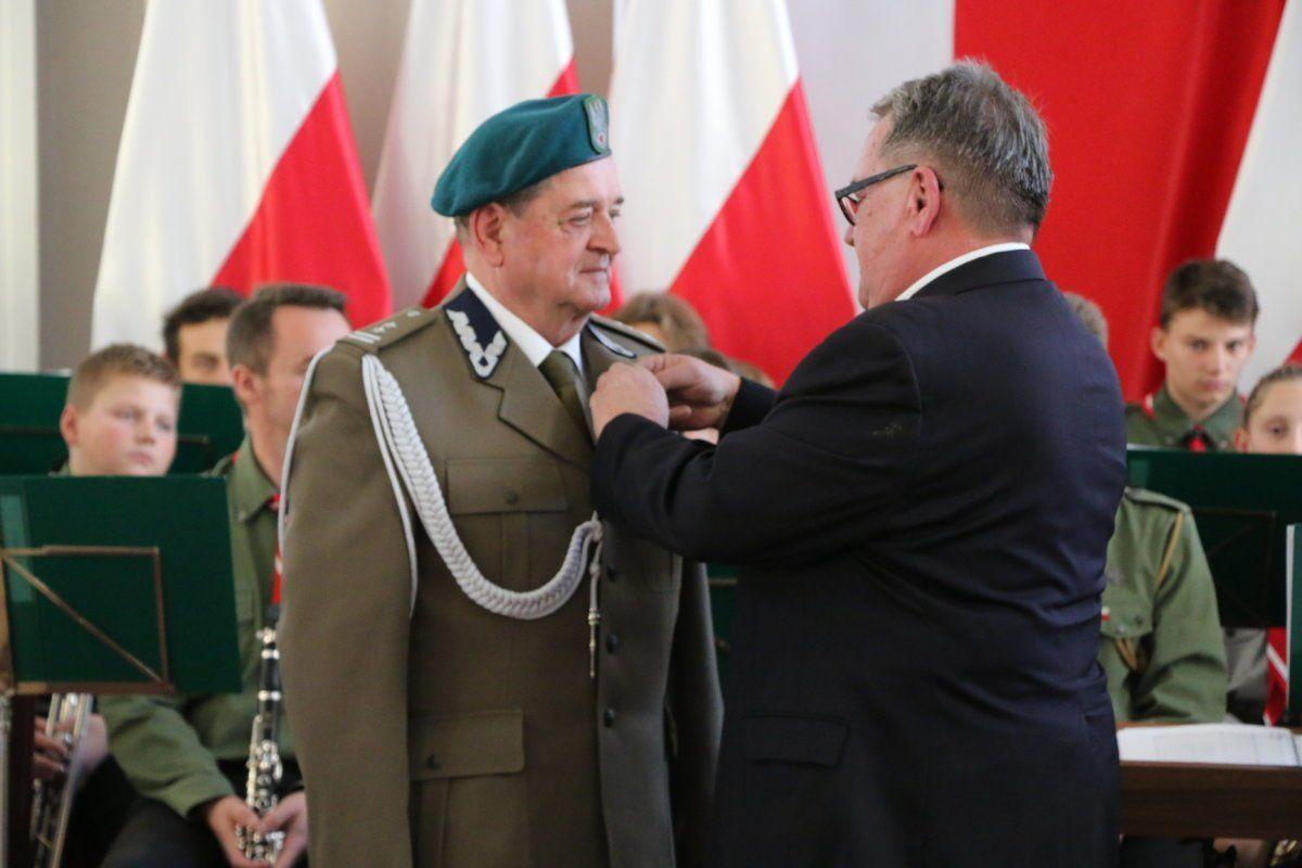 Stanisław Szarzyński od wielu lat kultywuje pamięć o bohaterach „Polskich Termopil”, ofiarach zbrodni dokonanych na kresach południowo-wschodnich przez nacjonalistów ukraińskich.<br/>fot.PUW Rzeszów