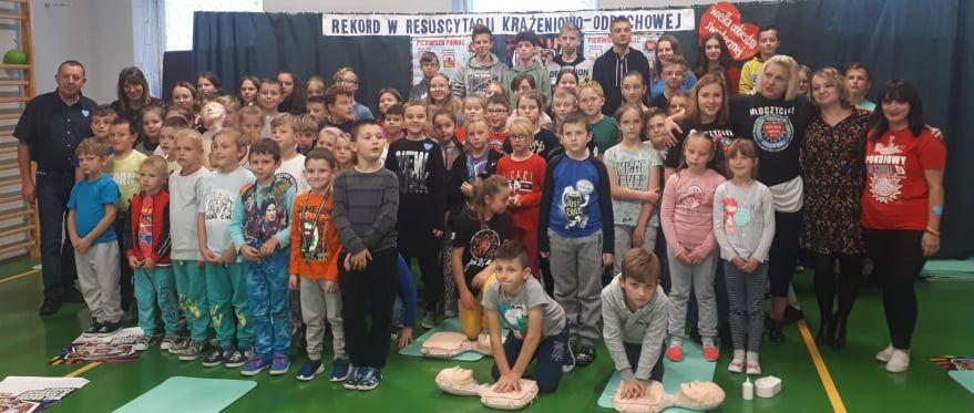 Akcja odbyła się 16 października br. i wzięło w niej udział ok. 100 osób.<br/>fot.ze zbiorów własnych