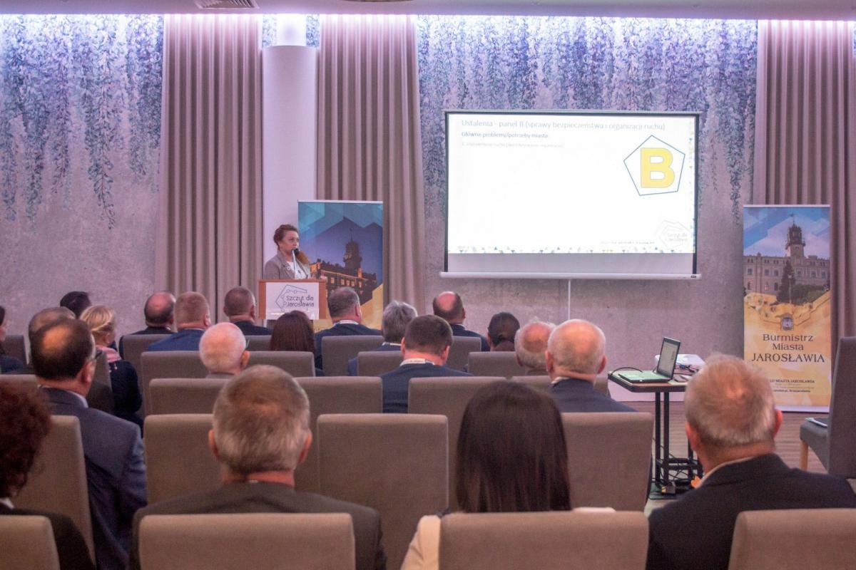 Wyniki rozmów „w stolikach” zaprezentowano na koniec wszystkim uczestnikom konferencji.<br/>fot.Bartłomiej Pacek