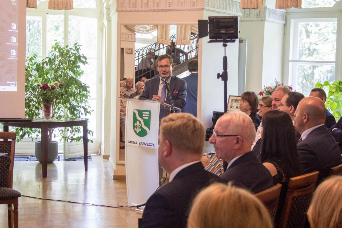 Na rozważaniach o różnych aspektach funkcjonowania pałacu naukowcom, którzy do Zarzecza zjechali z całej Polski, upłynął niemal cały piątek.<br/>fot.Bartłomiej Pacek