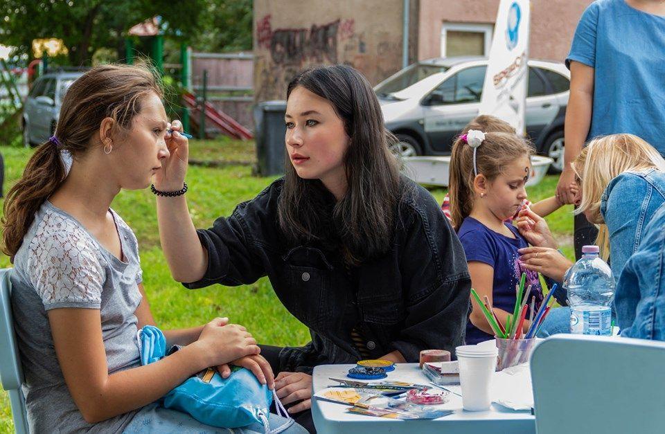Malowanie buzi, dmuchane zjeżdżalnie, wata cukrowa czy lody – takie punkty programu znaleźć można na wielu imprezach.<br/>fot.ze zbiorów własnych