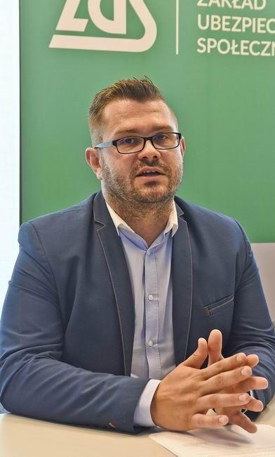 – W sytuacji, w której ktokolwiek z klientów ma wątpliwości co do osoby kontaktującej się i podającej się za pracownika ZUS, prosimy o kontakt z najbliższą placówką naszego zakładu lub Centrum Obsługi Telefonicznej  - mówi regionalny rzecznik ZUS Wojciech Dyląg.<br/>fot.Paweł Bugira