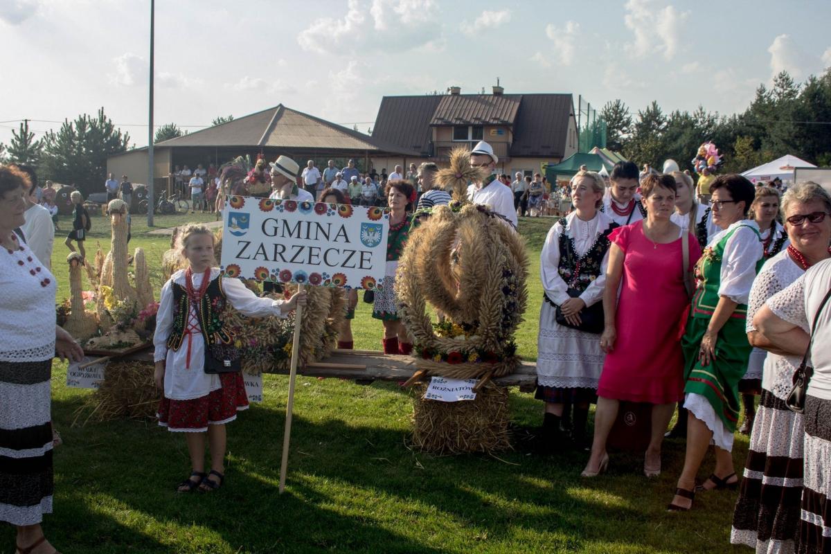 Na dożynkach powiatowych w Gniewczynie było barwnie, słonecznie, radośnie.<br/>fot.Bartłomiej Pacek