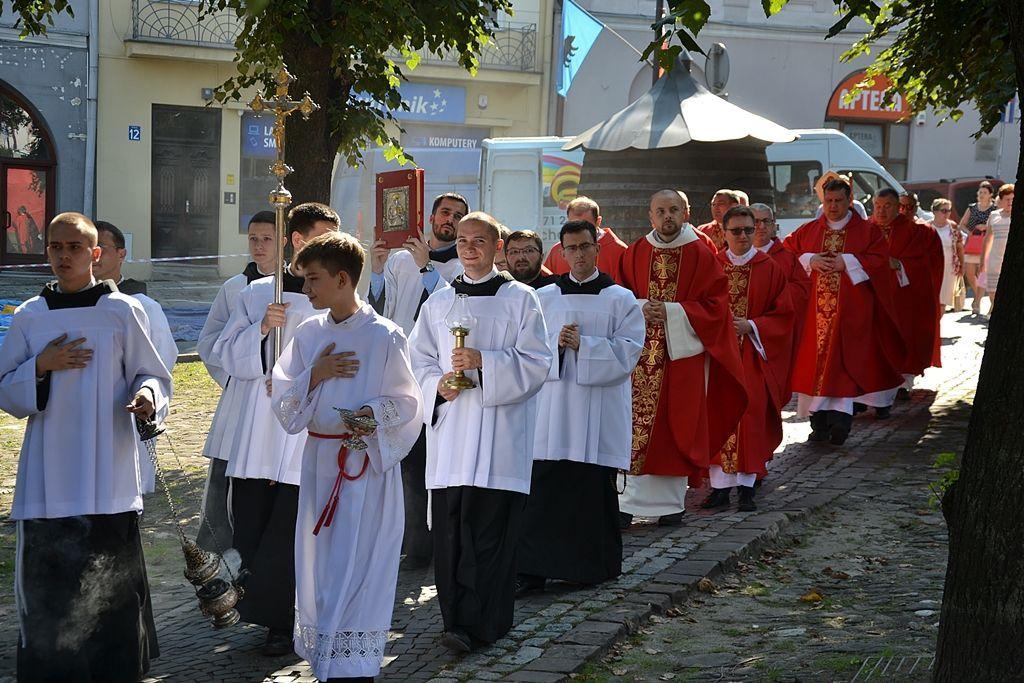 Po Eucharystii ulicami miasta przejdzie procesja z relikwiami św. Wincentego.<br/>fot.www.przemysl.franciszkanie.pl