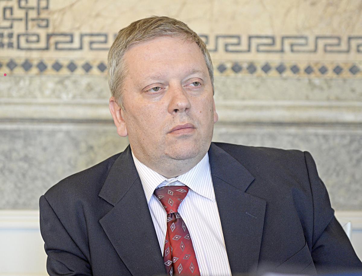 – Dla mnie oczywisty jest fakt, że Najwyższa Izba Kontroli „przytrzymała” zawiadomienie, aby się włączyć w kampanie wyborczą posła Marka Rząsy. Kolegi z ław poselskich i także kandydata w obecnych wyborach parlamentarnych, obecnego prezesa NIK Krzysztofa Kwiatkowskiego – zripostował dyrektor szpital