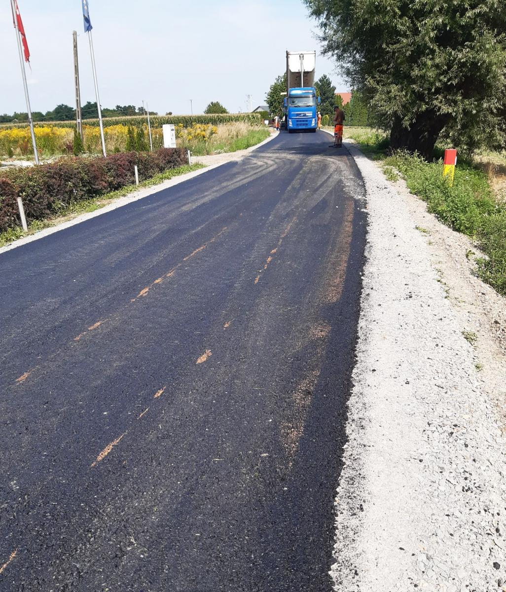 Prawie 130 tys. zł kosztował 400-metrowy fragment drogi fortecznej w Orzechowcach.<br/>fot.ze zbiorów własnych
