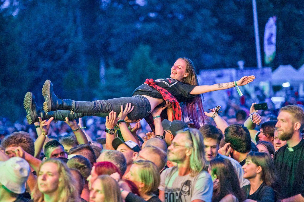 Publiczność dała się ponieść fali pozytywnej energii płynącej ze sceny CRF.<br/>fot.Marcin Fiń
