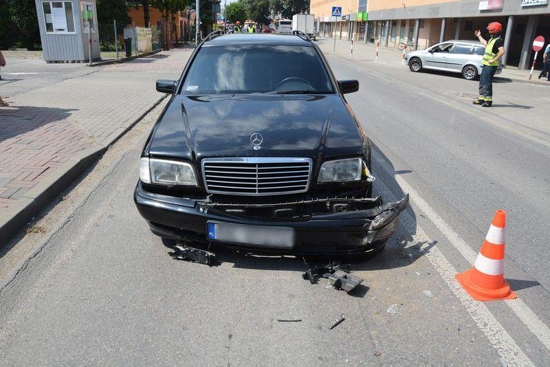Na miejscu pracowali policjanci wydziału ruchu drogowego oraz technik kryminalistyki. <br/>fot.KMP Krosno