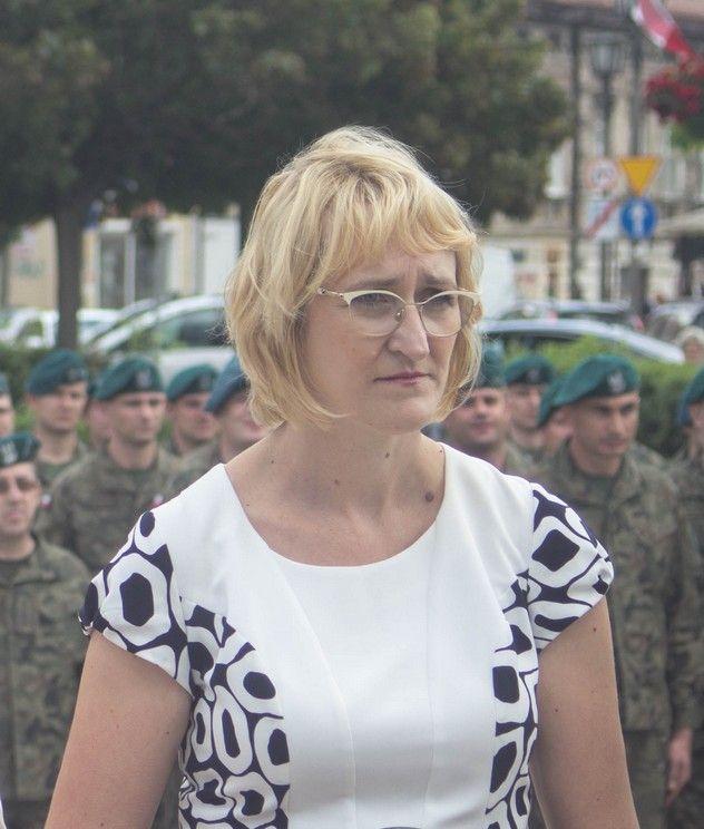  J. Mordarska informuje, że w zagrożonych szkołach udało się otworzyć łącznie 6 oddziałów<br/>fot.Bartłomiej Pacek