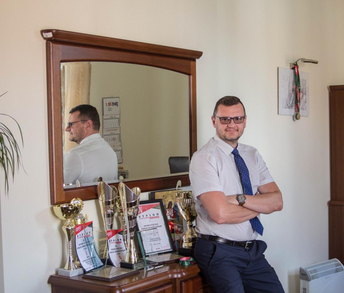 Artur Świątek podjął się misji ratowania koszykówki w Jarosławiu. Choć nie jest łatwo, żywi nadzieję, że obecność klubu w II lidze da impuls do dalszego rozwoju tej dyscypliny w mieście.<br/>fot.Bartłomiej Pacek