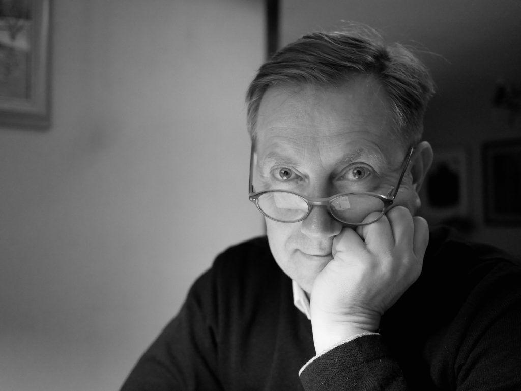 Prof. Zbigniew Jędrzejec urodził się w Przeworsku, uczęszczał do jarosławskiego \
