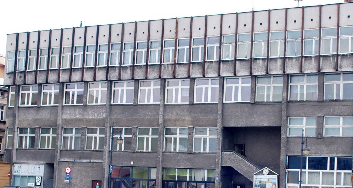 Prace remontowo-budowlane przy Ratuszowej 10A zostały wstrzymane z powodu gniazdowania ptaków.<br/>fot.Mariusz Godos