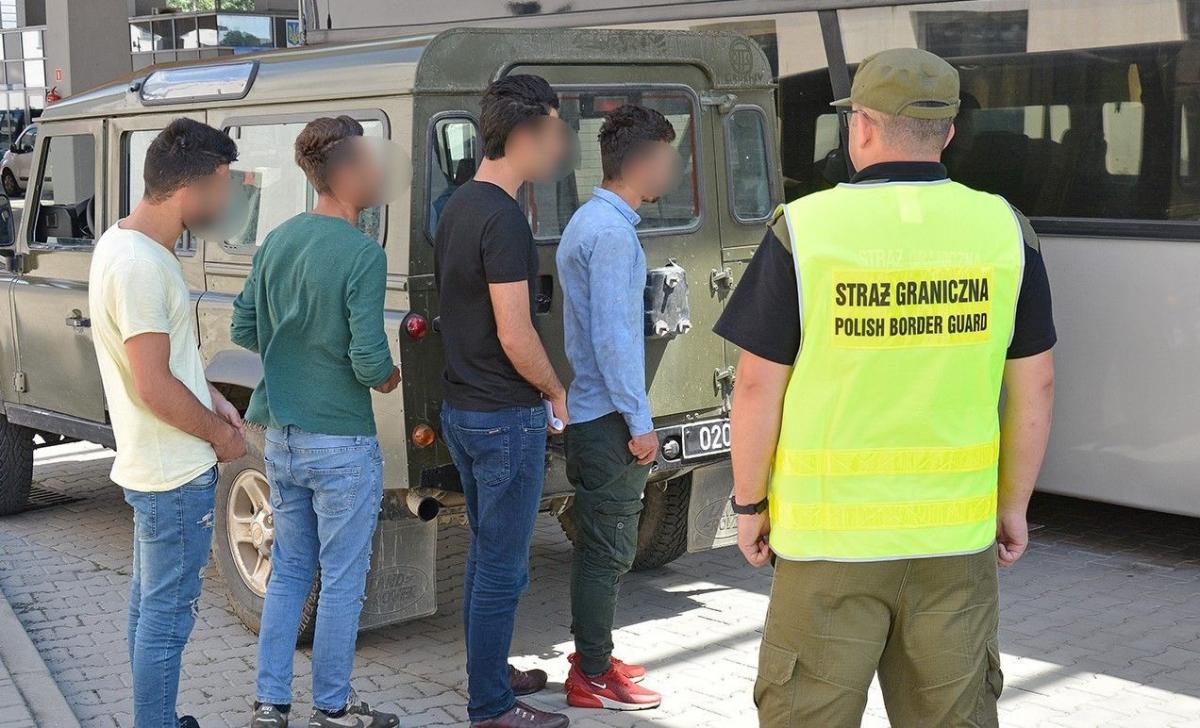Przekazanie Turków na Ukrainę.<br/>fot.UCS/BiOSG