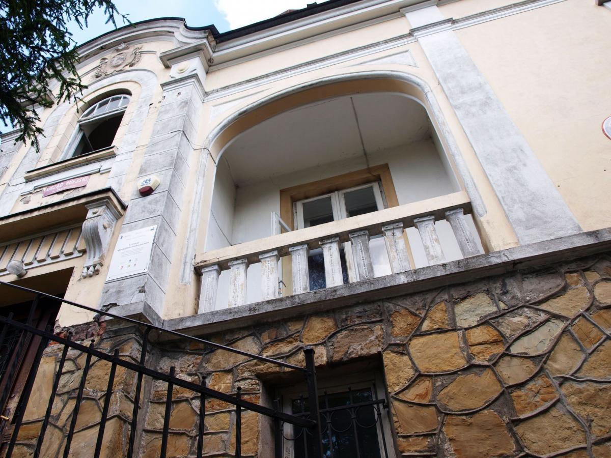 Budynek przy ul. Matejki 1, w którym obecnie znajdują się Wydział Architektury i Ochrony Środowiska oraz Biuro Rozwoju Miasta Przemyśla, zostanie sprzedany.<br/>fot.Mariusz Godos