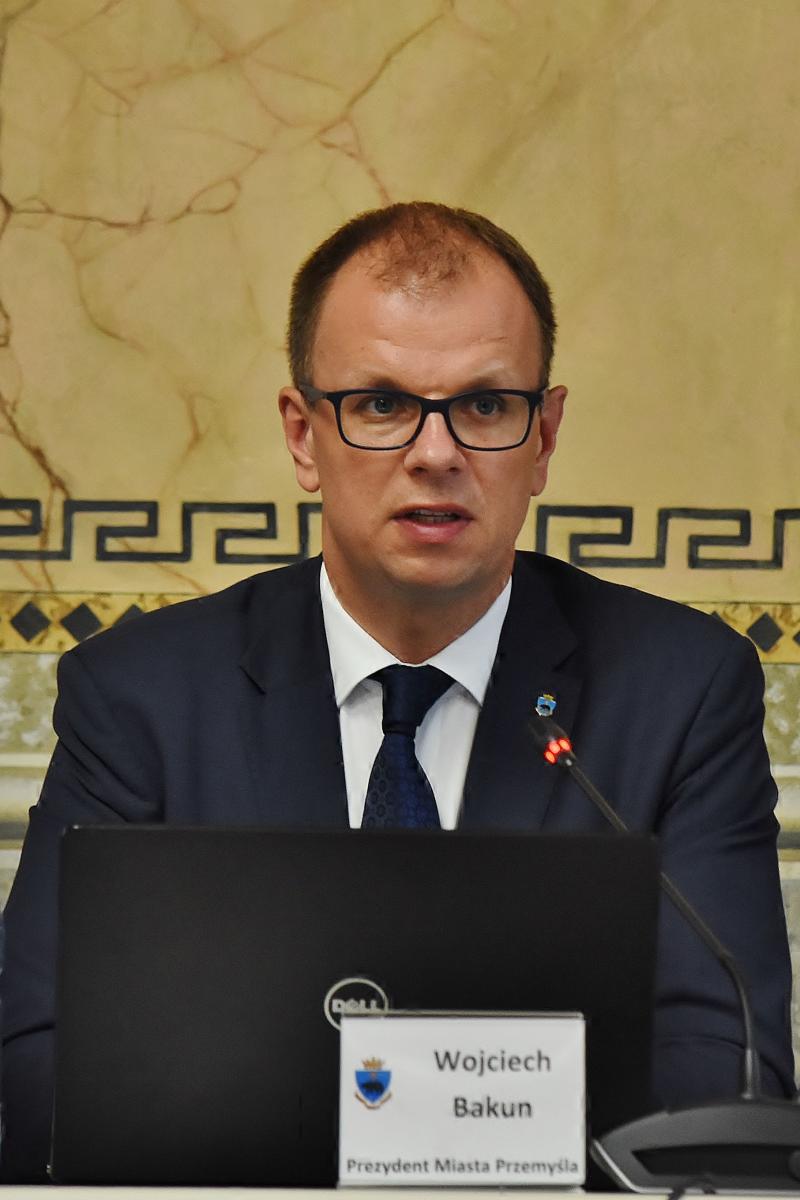 – Nigdy miasto nie miało aż tak związanych rąk. W ciągu pięciu lat musimy spłacić 100 milionów złotych kredytu – stwierdził prezydent Wojciech Bakun.<br/>fot.Paweł Bugira