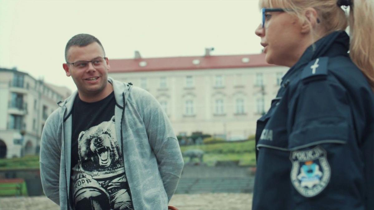 Paweł Szynal, który zainicjował akcję lokowania koszy na śmieci nad brzegami Sanu, rozpoczął kolejny etap realizacji swojego planu. Zakończył właśnie pracę nad filmem edukacyjnym.<br/>fot.Mariusz Godos