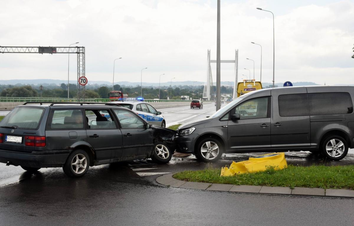 Na wspomnianym skrzyżowaniu niejednokrotnie dochodziło do kolizji i wypadków, choć trzeba zaznaczyć, że nie zawsze powodem była słaba widoczność. <br/>fot.Paweł Bugira