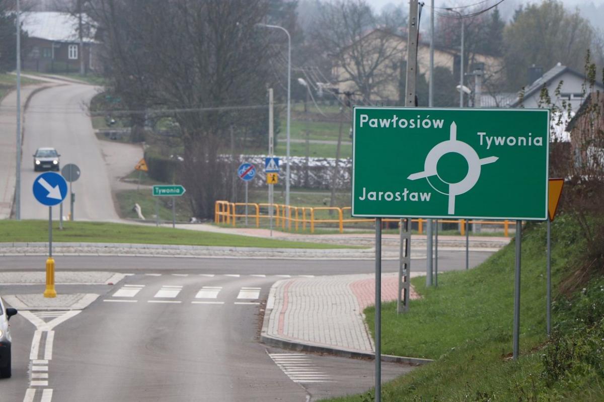 Rada miasta nazwała rondo, którego miasto nie budowało i które w znacznej części leży poza jego granicami.<br/>fot.Starostwo Powiatowe w Jarosławiu