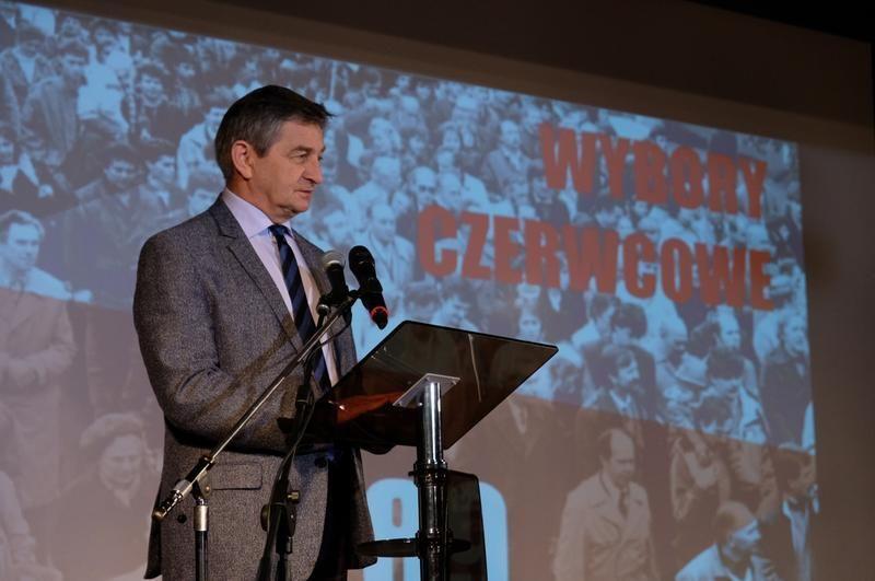 Marszałek Sejmu Marek Kuchciński przypomniał zebranym słowa abp. Ignacego Tokarczuka mówiące o znaczeniu „Solidarności” i konieczności wspólnej walki, a nie w pojedynkę.<br/>fot.Łukasz Błasikiewicz/Kancelaria Sejmu RP