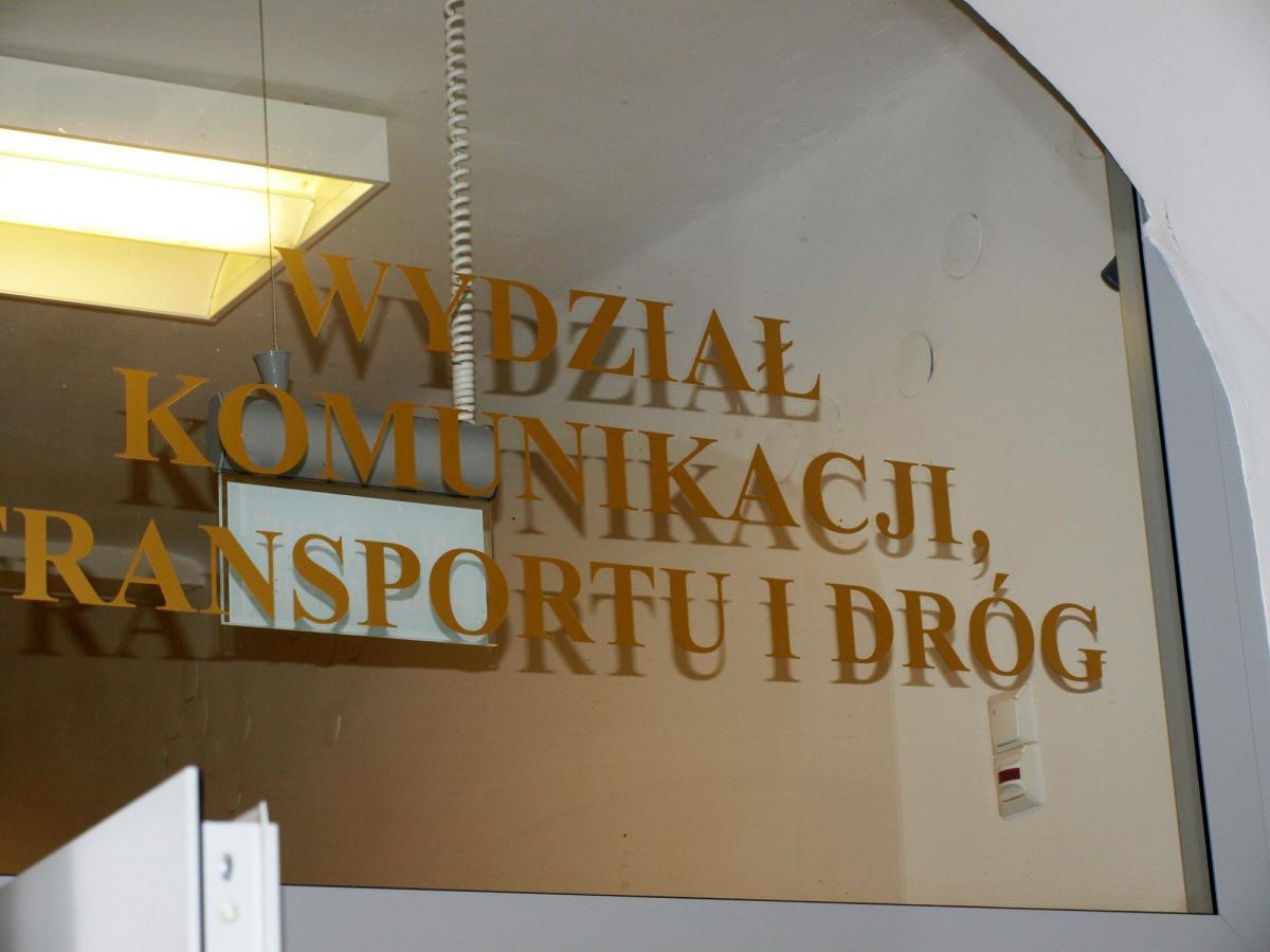 Wydział Komunikacji, Transportu i Dróg Urzędu Miejskiego w Przemyślu nie ma szczęścia do naczelników.<br/>fot.Mariusz Godos