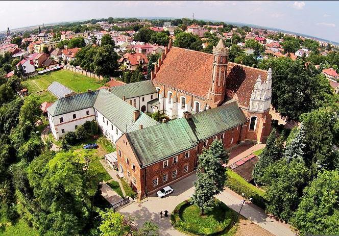 Kościół i klasztor oo. Bernardynów w Przeworsku.