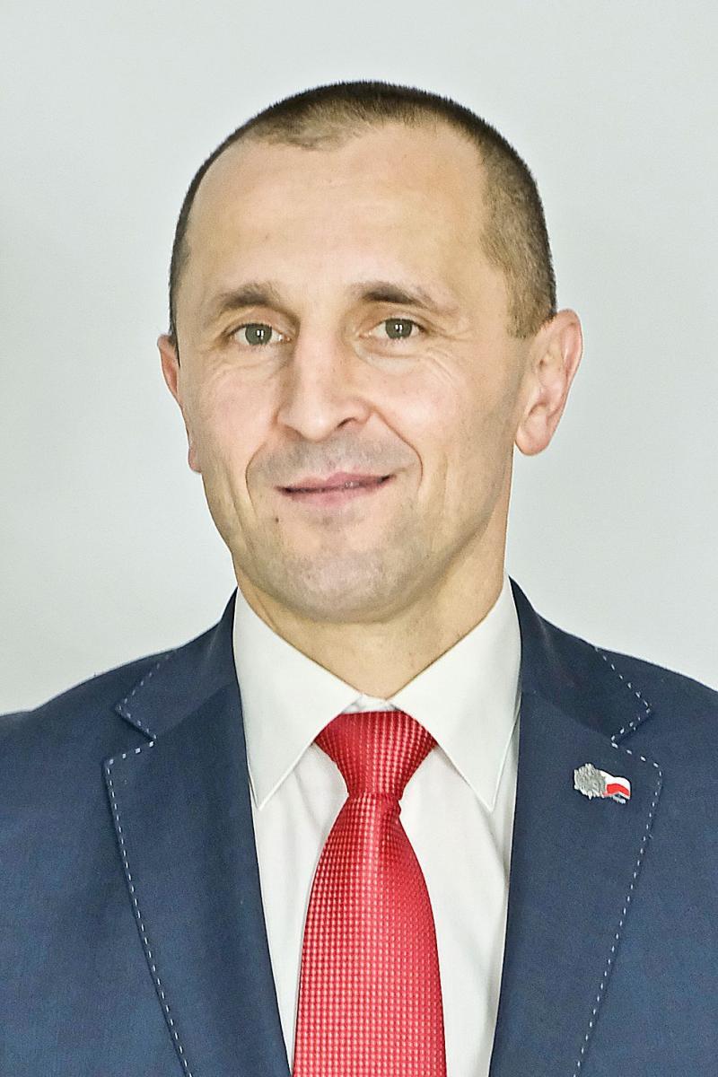 – Zgadzam się ze słowami radnego Zapotockiego, że wypadałoby się wreszcie ruszyć za pieniędzmi, a nie tylko obserwować internet i upajać się lajkami. Z tego inwestycji i dobrobytu w mieście nie będzie – stwierdził radny Daniel Dryniak (PiS).<br/>fot.Jacek Szwic