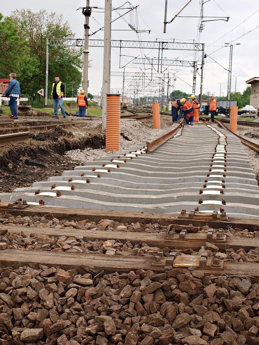 20 maja br. ruszyły prace modernizacyjne przy drugim z przemyskich przejazdów, przy ulicy Mariackiej. Modernizacja potrwa kilkanaście dni. Planowo ma się zakończyć 9 czerwca.<br/>fot.Mariusz Godos