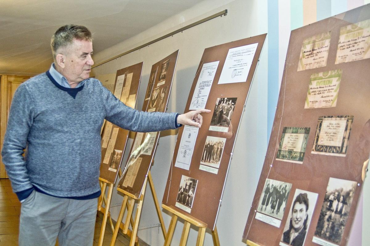 Henryk Prochowski o Stuchlińskich mówi z wielką swadą. <br/>fot.Bartłomiej Pacek