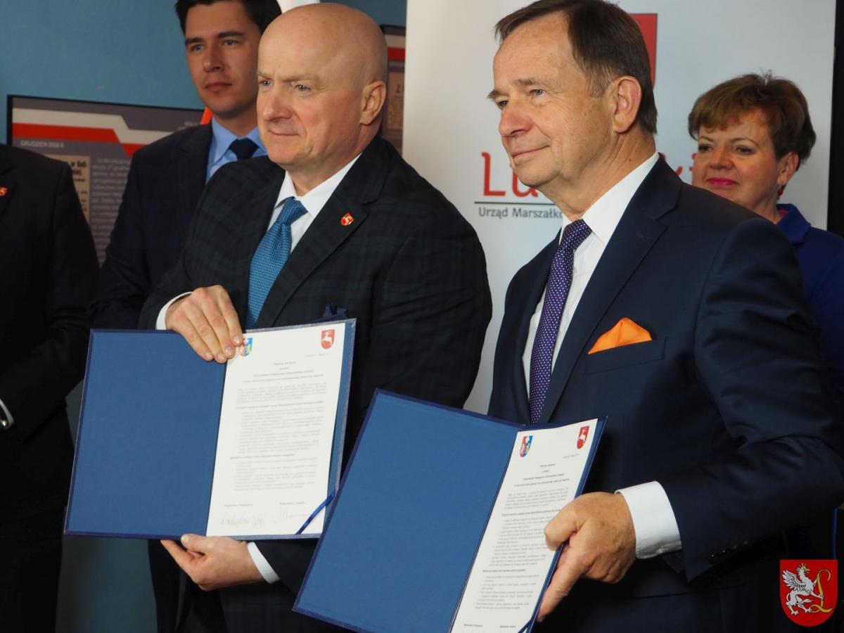 Deklarację współpracy marszałkowie parafowali 8 maja.<br/>fot.starostwo powiatowe Lubaczów