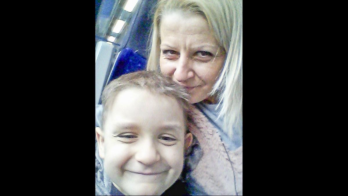– Szymek jest zdrowy! Prawie dwa lata nierównej walki ze złośliwym nowotworem zakończyliśmy wygraną! – ze łzami w oczach mówi mama Szymona Magda Zawiślak.<br/>fot.ze zbiorów własnych