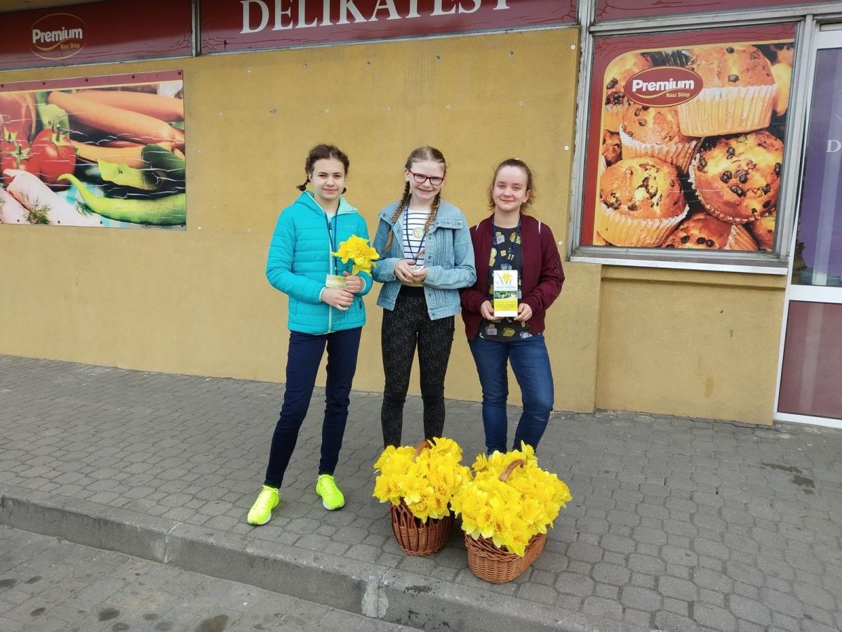 Kwesta odbywała się pod placówkami handlowymi.<br/>fot.Bartłomiej Pacek