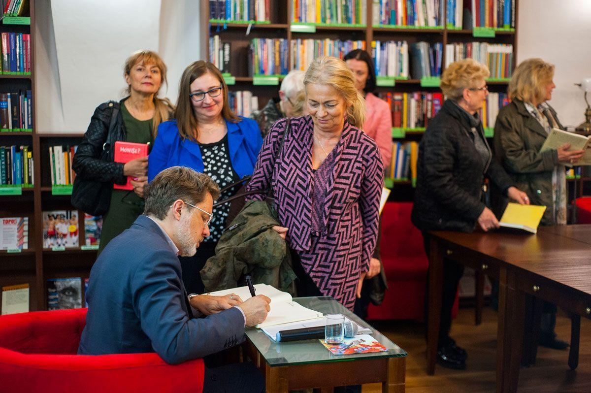 Michał Rusinek w Przemyskiej Bibliotece Publicznej.<br/>fot.Adam Podulka PBP w Przemyślu