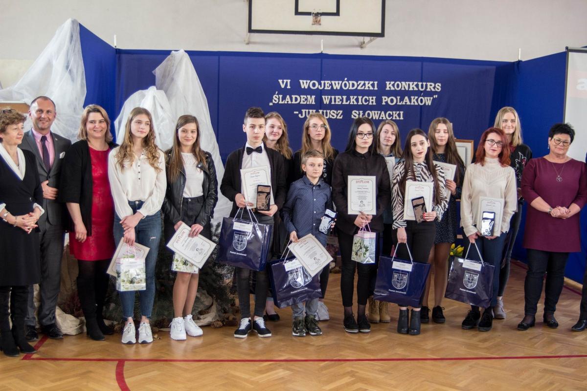 Laureaci konkursu plastycznego.<br/>fot.Bartłomiej Pacek